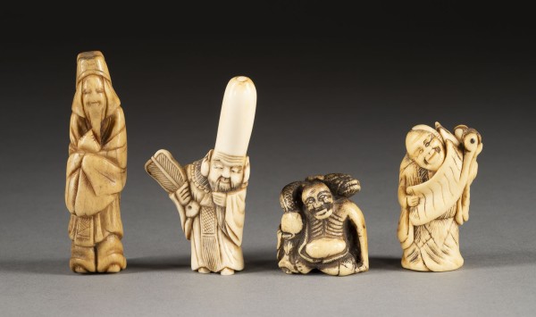 Picture VIER NETSUKES VON MYTHOLOGISCHEN FIGUREN AUS HIRSCHHORN