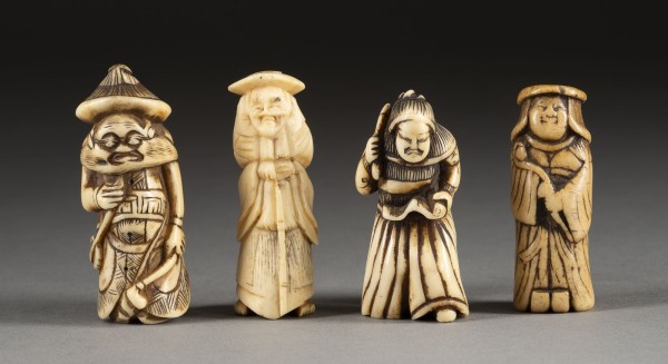 Picture VIER NETSUKES VON MENSCHLICHEN FIGUREN AUS HIRSCHHORN