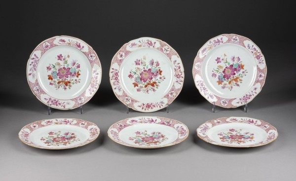Bild SECHS FAMILLE ROSE TELLER MIT BLUMENDARSTELLUNG