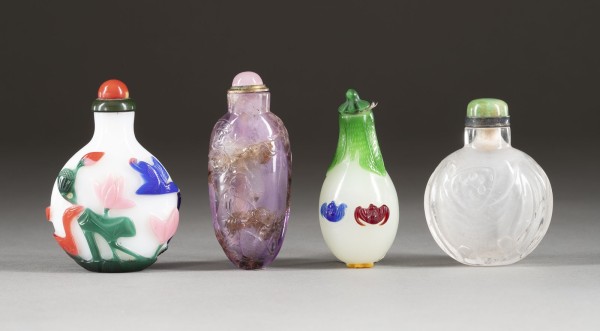 Auktion <br>EIN KONVOLUT VON SNUFFBOTTLES AUS QUARZ UND GLAS
