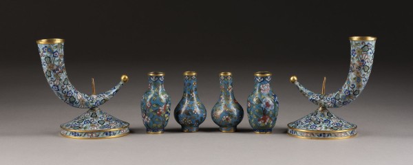 Bild EIN SECHSTEILIGES KONVOLUT VON CLOISONNÉ EMAILLE OBJEKTEN