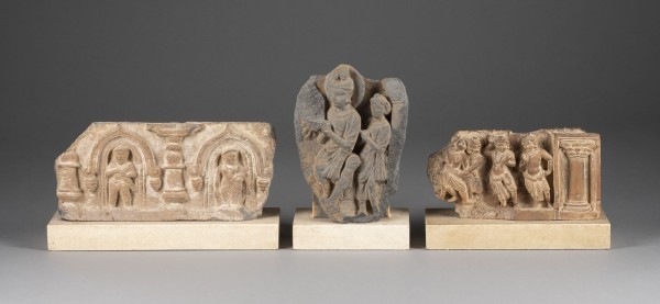 Picture DREI RELIEFSFRAGMENTE MIT BUDDHISTISCHER DARSTELLUNG AUS STEIN