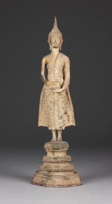 Bild EINE STEHENDE FIGUR VON BUDDHA AUS BRONZE