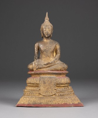 Bild EINE SITZENDE FIGUR VON BUDDHA AUS BRONZE
