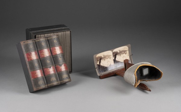 Picture EIN SET VON STEREOSKOPKARTEN MIT DEM TITEL 'JAPAN THROUGH THE STEREOSCOPE'