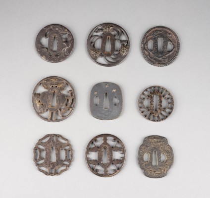 Auction <br>EIN NEUNTEILIGES KONVOLUT VON TSUBA