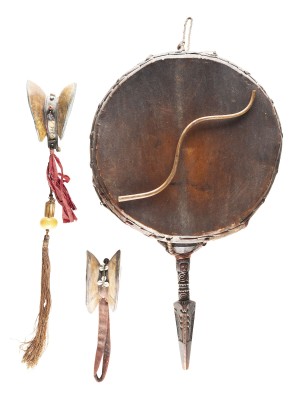 Auktion <br>DREI HIMALAYA-RITUALTROMMELN