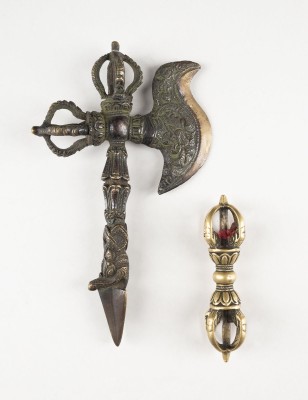 Bild EIN VAJRA UND EIN PHURBU AUS BRONZE