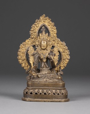 Picture EINE SITZENDE FIGUR VON TARA AUS BRONZE