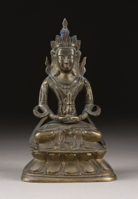 Picture EINE SITZENDE FIGUR VON AMITAYUS AUS BRONZE