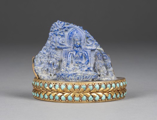Bild EINE KLEINE BUDDHISTISCHE STELE AUS LAPISLAZULI