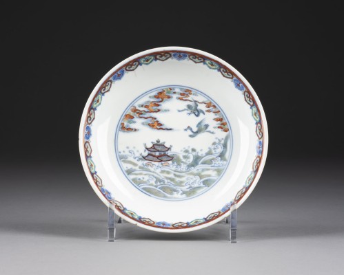 Auction <br>EIN DOUCAI SCHALE MIT DARSTELLUNG VON 