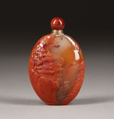Bild EIN GESCHNITZTES SNUFFBOTTLE MIT DARSTELLUNG VON 'HUANGHE LOU' AUS ACHAT