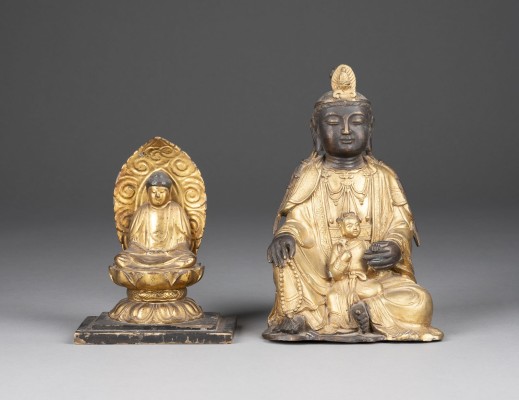 Bild EINE VERGOLDETE HOLZFIGUR VON AMIDA NYORAI UND EINE BRONZEFIGUR VON GUANYIN