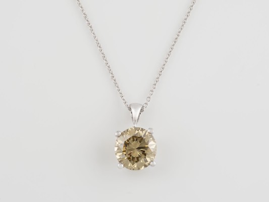 Auction 137<br>ANHÄNGER MIT KETTE