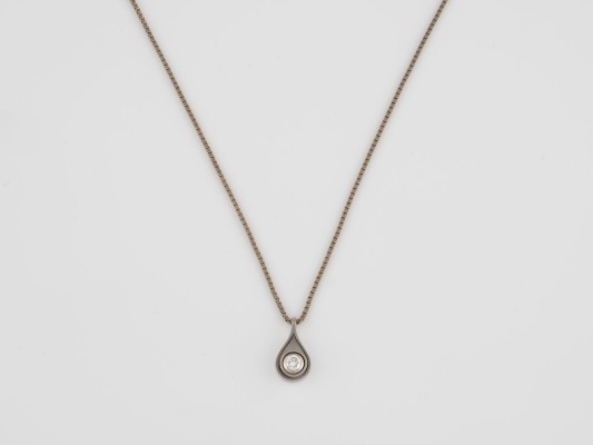 Auction 137<br>ANHÄNGER MIT KETTE