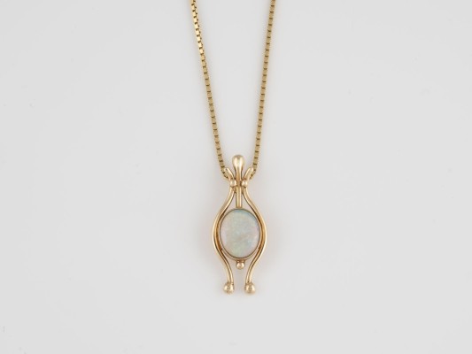 Auction 137<br>ANHÄNGER MIT KETTE