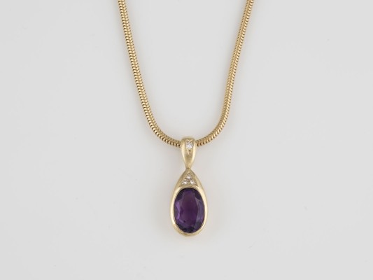 Auktion 137<br>ANHÄNGER MIT KETTE