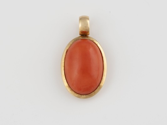 Auction 137<br>KORALL-ANHÄNGER
