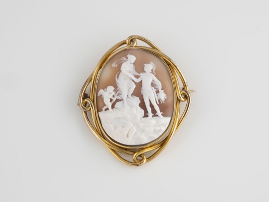 Auction 137<br>BROSCHE