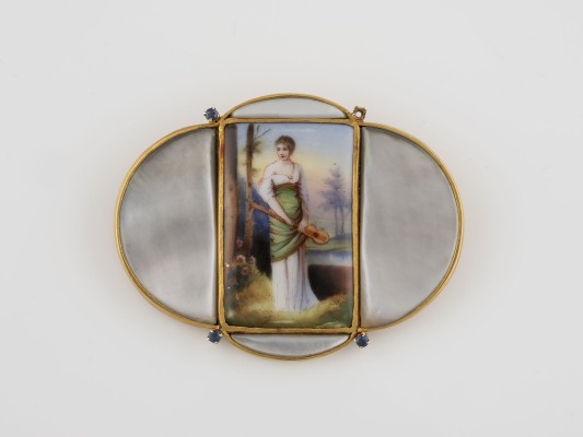 Auction 137<br>BROSCHE