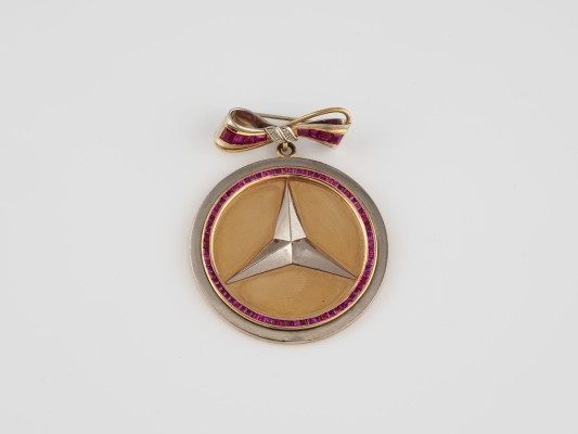 Auction 137<br>BROSCHE 'MERCEDES'