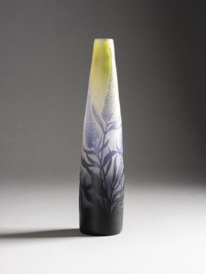 Auktion 137<br>VASE MIT LUPIN