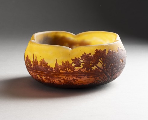 Auktion 137<br>GROSSE SCHALE 'PAYSAGE LACUSTRE'