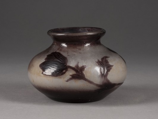 Auction 137<br>KLEINE VASE MIT MOHN