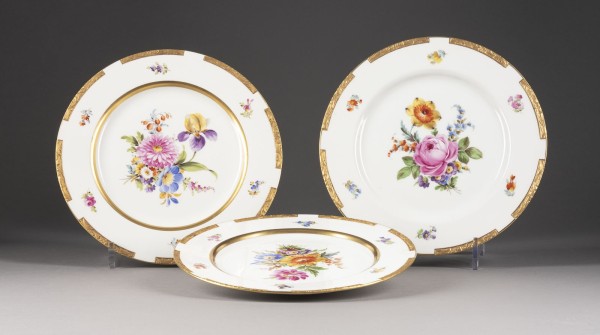 Bild DREI JUGENDSTIL-TELLER MIT BLUMENMALEREI