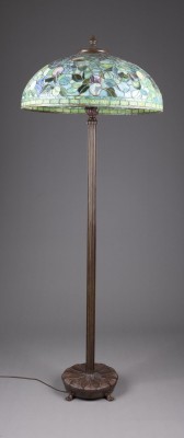 Auktion 137<br>STEHLEUCHTE 'FRUIT TWO SEASONS'