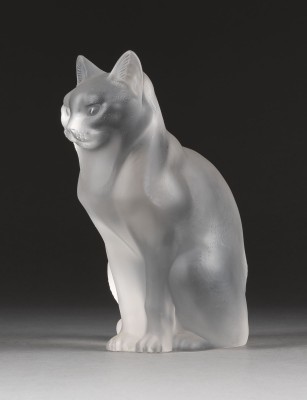 Auction 137<br>GLASFIGUR 'CHAT ASSIS'