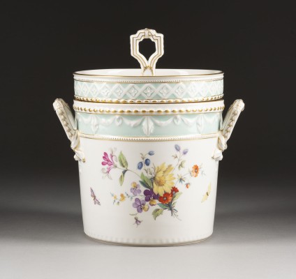 Auction 137<br>ZWEI KÜHLGEFÄSSE 'KURLAND'