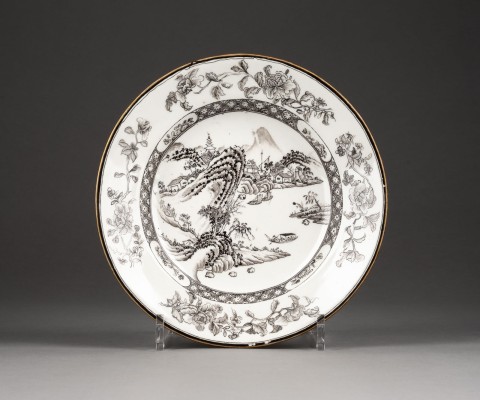 Auktion 137<br>LUDWIGSBURGER TELLER MIT CHINOISERIE