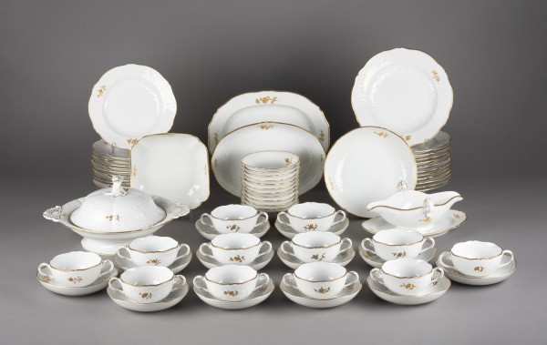 Auction 137<br>66-TEILIGES SPEISESERVICE 'GOLDBLUME'