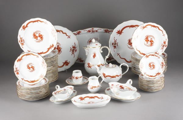 Auction 137<br>117-TEILIGES SPEISE-, TEE- UND MOKKASERVICE 'ROTER HOFDRACHE'