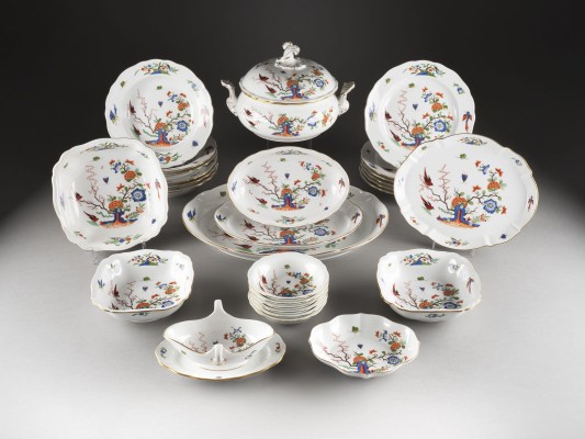 Picture 28-TEILIGES SPEISESERVICE MIT KAKIEMON DEKOR