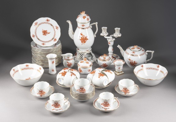 Auction 137<br>83-TEILIGES SPEISE-, TEE- UND KAFFEESERVICE 'APPONYI ORANGE'