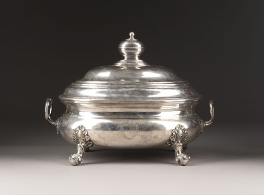Auction 137<br>GROSSE DECKELTERRINE