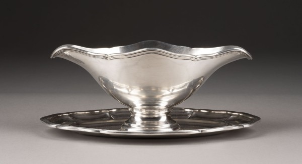 Auction 137<br>SAUCIERE AUF PRÉSENTOIR