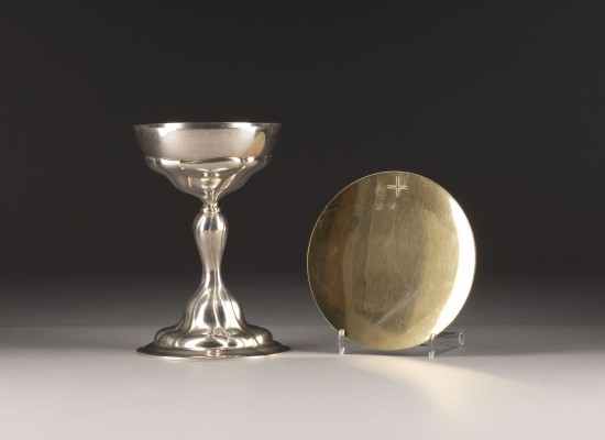 Auktion 137<br>JUGENDSTIL SILBERKELCH MIT PATENE UND FUTTERAL