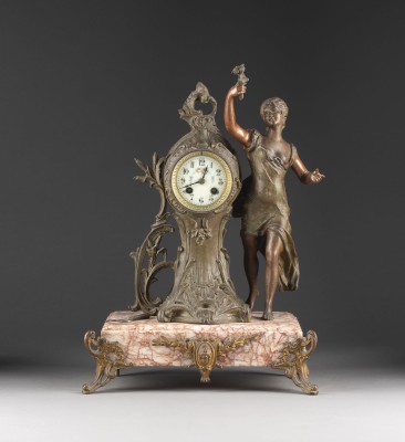 Auction 137<br>KAMINUHR MIT FLORA
