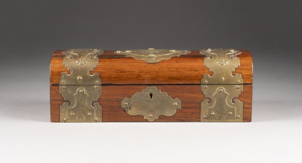 Auction 137<br>SCHATULLE IN TRUHENFORM