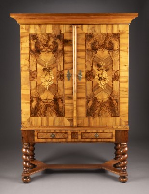 Auktion 137<br>BAROCKER STOLLENSCHRANK