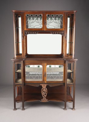 Auktion 137<br>JUGENDSTIL VITRINENSCHRANK
