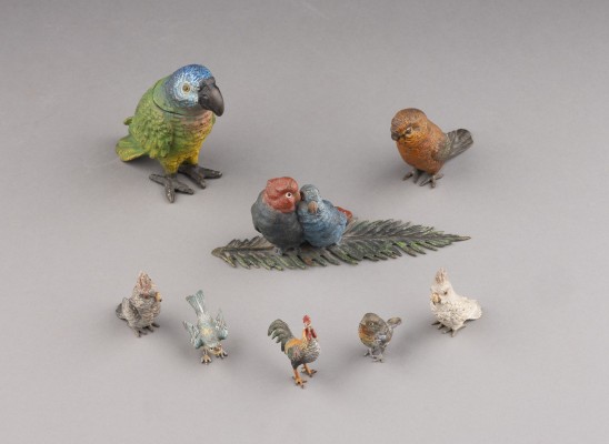 Auktion 137<br>KONVOLUT VON ACHT VOGELFIGUREN