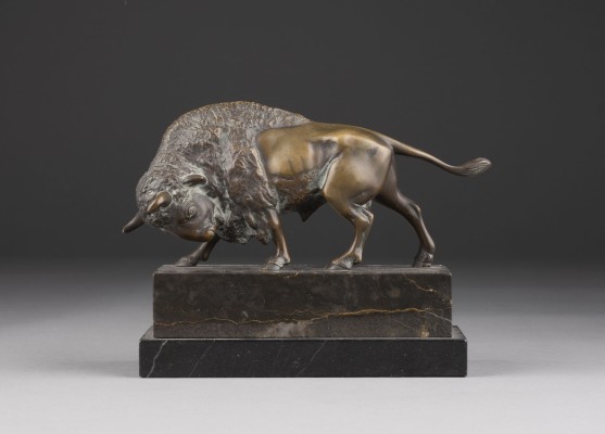 Auktion 137<br>SCHREITENDER BISON