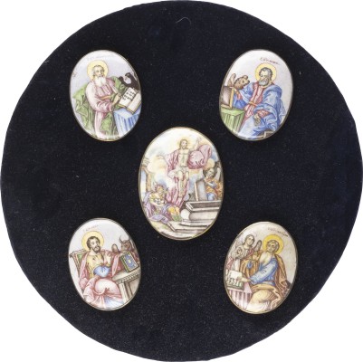 Auction 138<br>FÜNF EMAIL-PLAKETTEN MIT DER AUFERSTEHUNG CHRISTI UND DEN VIER EVANGELISTEN
