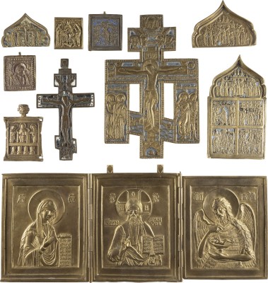 Auction 138<br>ZEHN BRONZE-IKONEN: DEESIS, GOTTESMUTTER VON KASAN 'KASANSKAJA', FESTTAGE, KRUZIFIXE UND IKONEN-FRAGMENTE