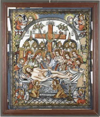 Auction 138<br>AUSSERGEWÖHNLICHE SIGNIERTE UND DATIERTE HINTERGLAS-IKONE MIT DER GRABLEGUNG UND BEWEINUNG CHRIST
